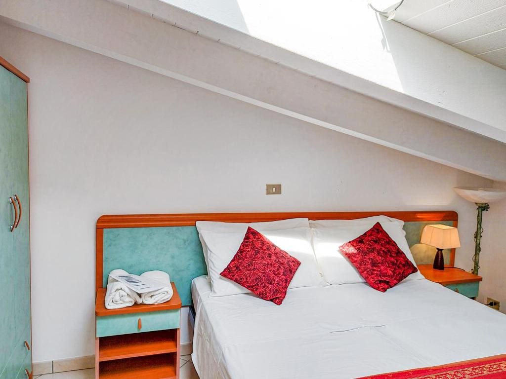 Small Double Room - Attic room - Image 1