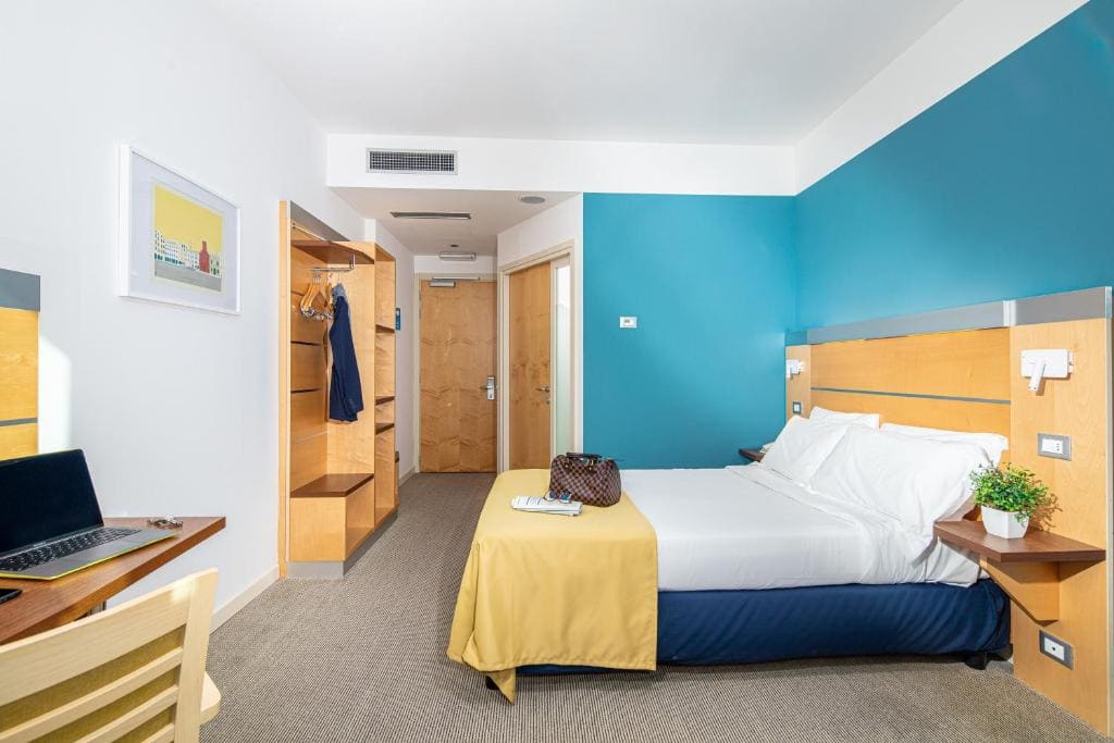 Standard Queen Room room - Image 1