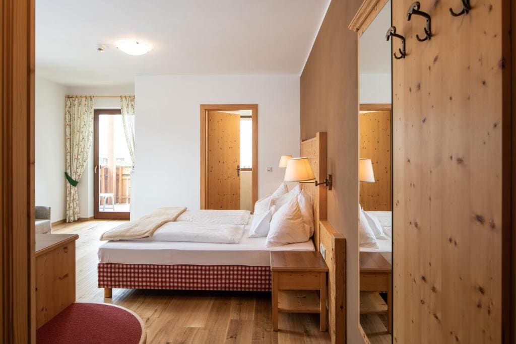 Double Room with View room - Image 1