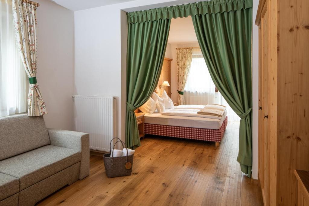Suite room - Image 3