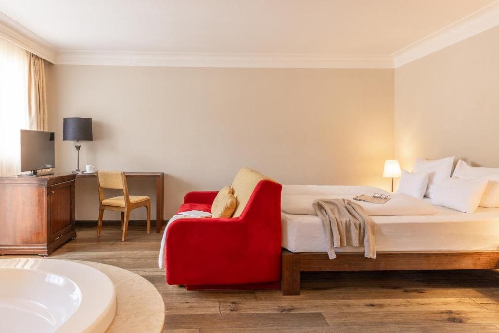 Suite with Hot Tub room - Image 1