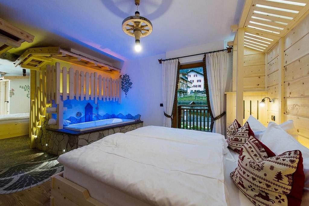 Family Two-Bedroom Suite Malga room - Image 1