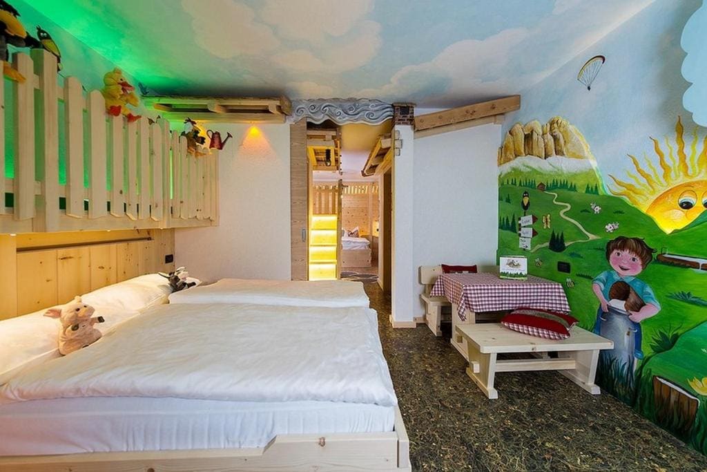 Family Two-Bedroom Suite Malga room - Image 3