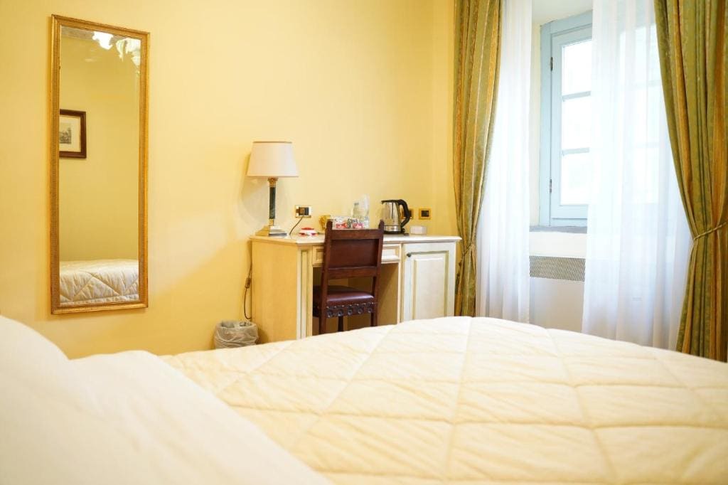 Superior Double or Twin Room room - Image 2