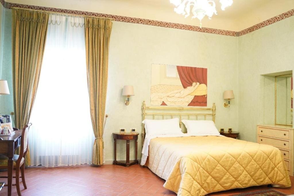 Superior Double or Twin Room room - Image 3
