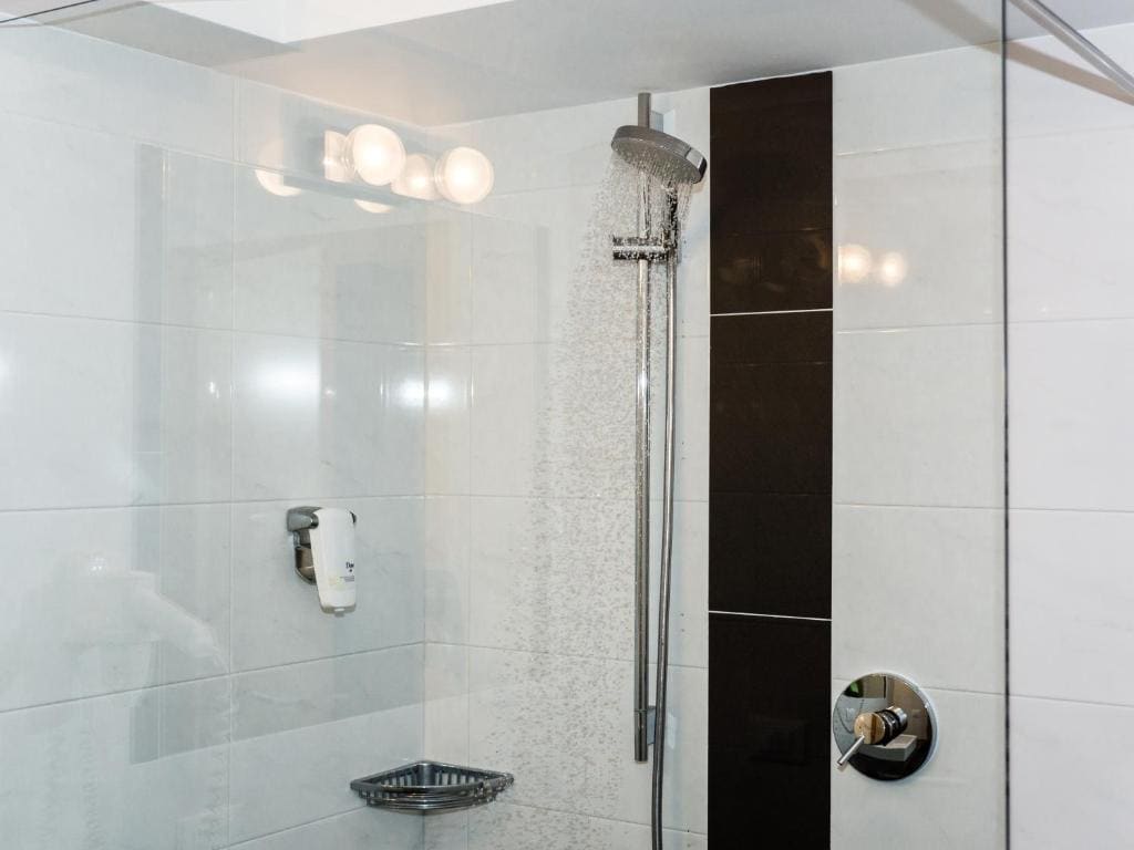 Deluxe Double Room with Balcony room - Image 2