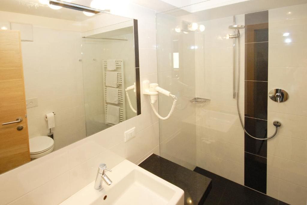 Deluxe Double Room with Balcony room - Image 1
