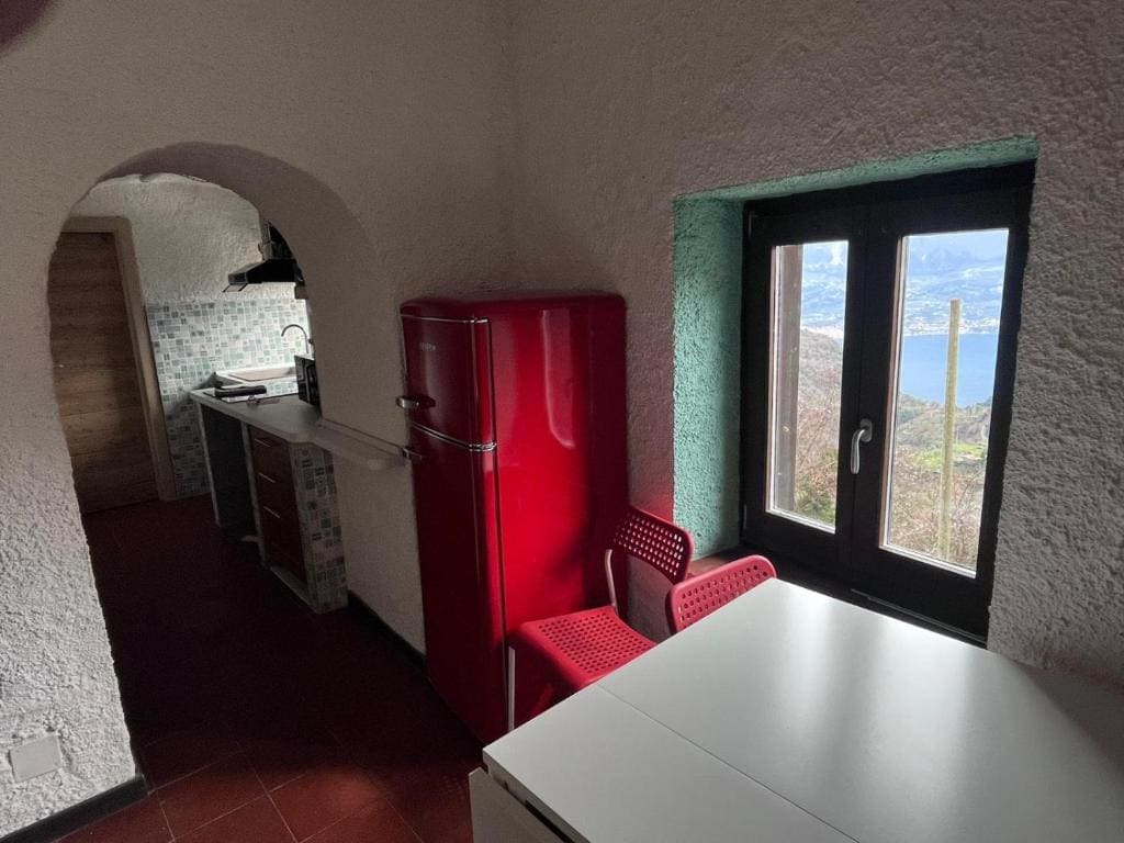 One-Bedroom Deluxe Apartment room - Image 3
