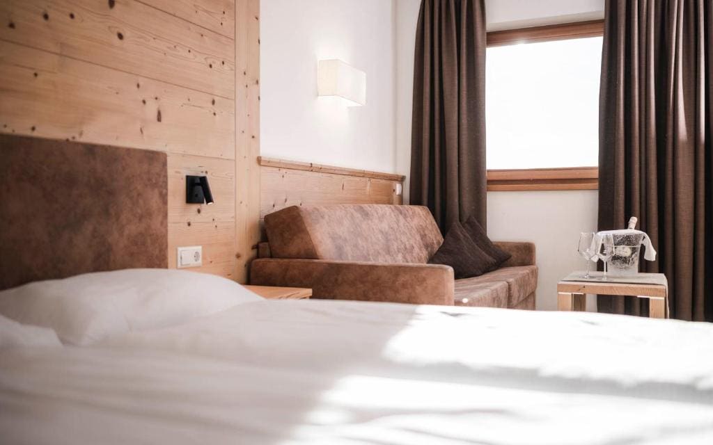 Comfort Double Room with Balcony room - Image 2