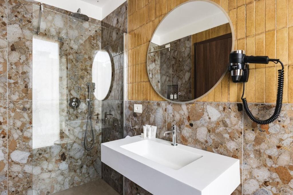 Premium Double or Twin Room room - Image 1