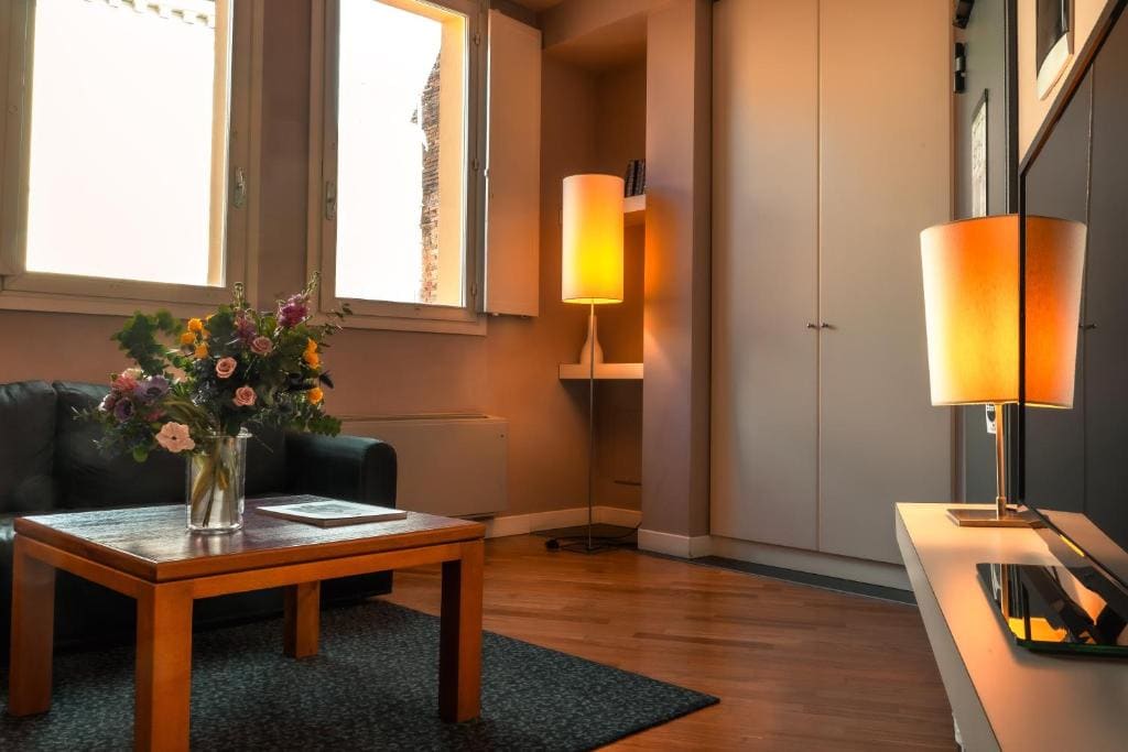 Suite with Hot Tub room - Image 3
