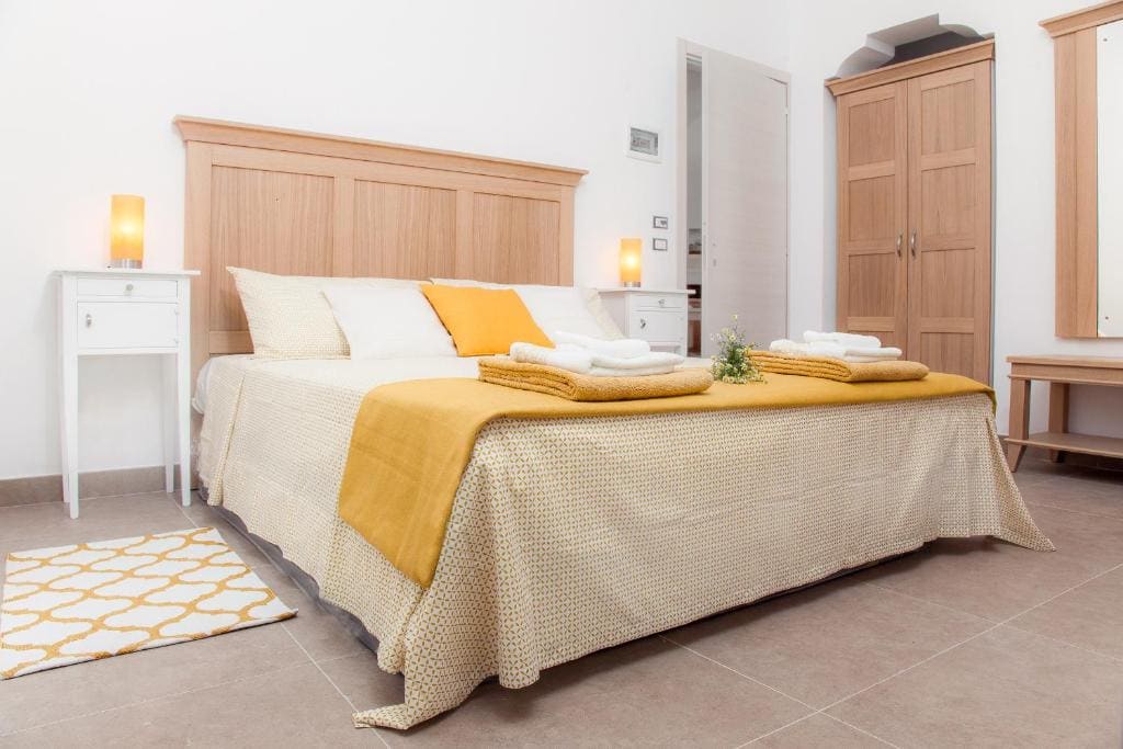 Double Room with Private Bathroom room - Image 1