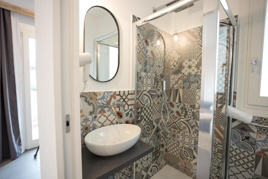Deluxe Double or Twin Room with City View room - Image 3