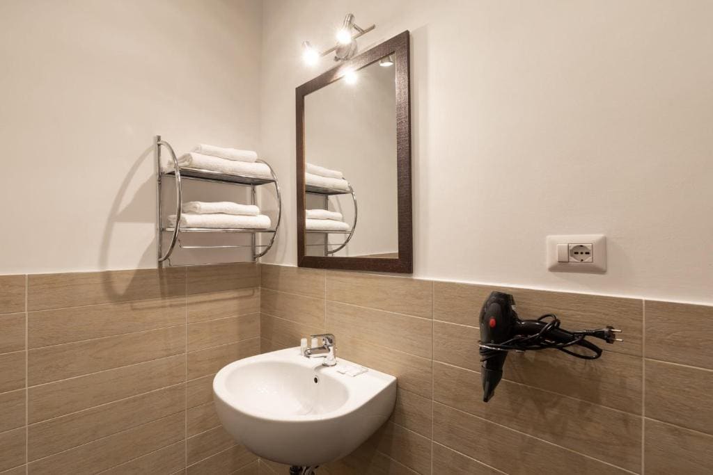 Double or Twin Room room - Image 1