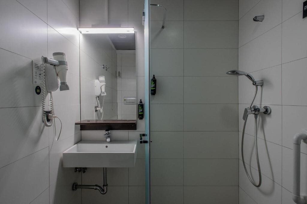 Twin Room - Disability Access room - Image 1