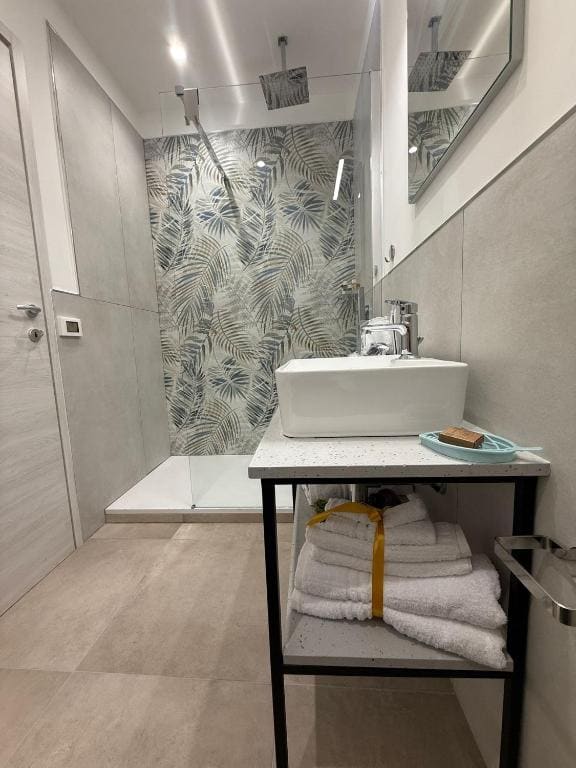 Deluxe Room room - Image 1