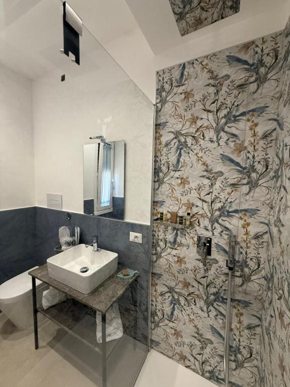 Double Room with Private Bathroom room - Image 2