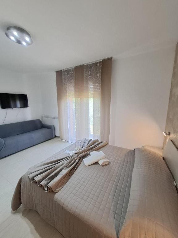 Deluxe Family Room room - Image 3
