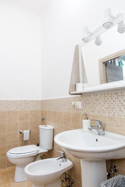 Budget Double Room room - Image 2