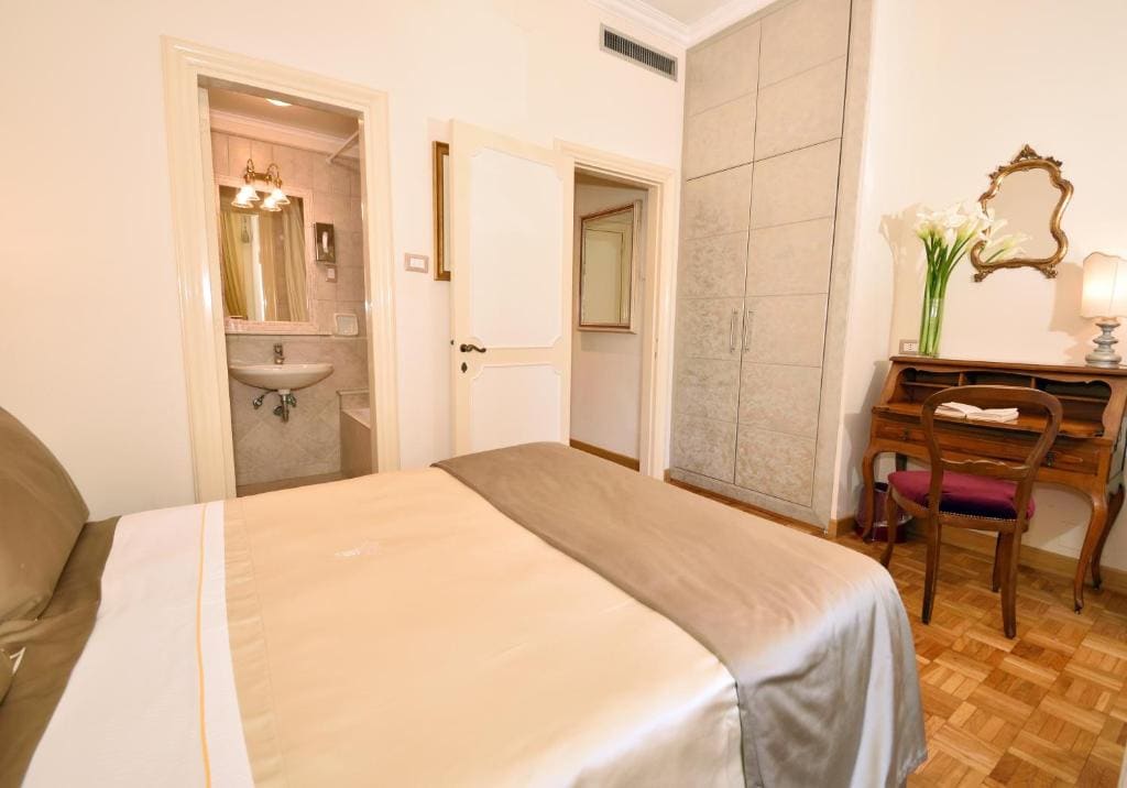 Classic Double Room for Single Use room - Image 3