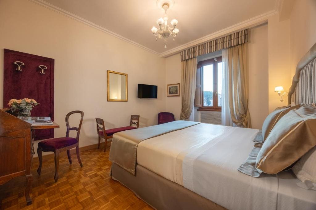 Deluxe Double or Twin Room with View room - Image 1