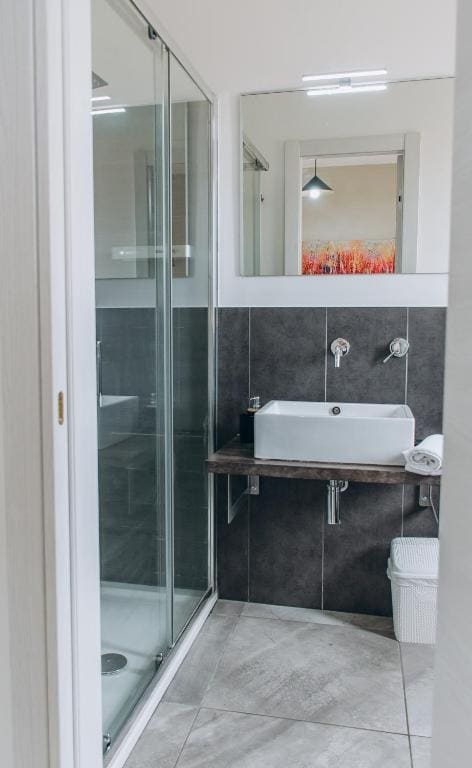 Standard Quadruple Room room - Image 3
