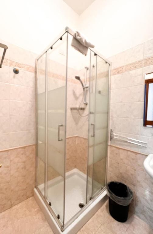 Classic Triple Room room - Image 1
