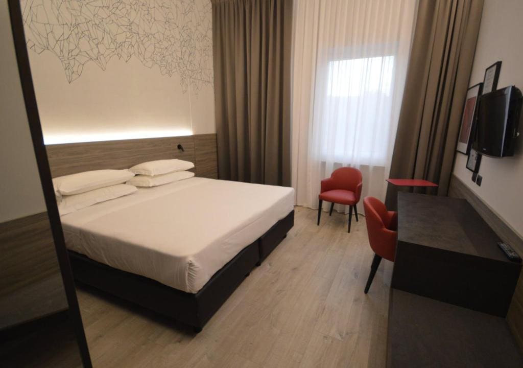 Standard Double or Twin Room room - Image 1