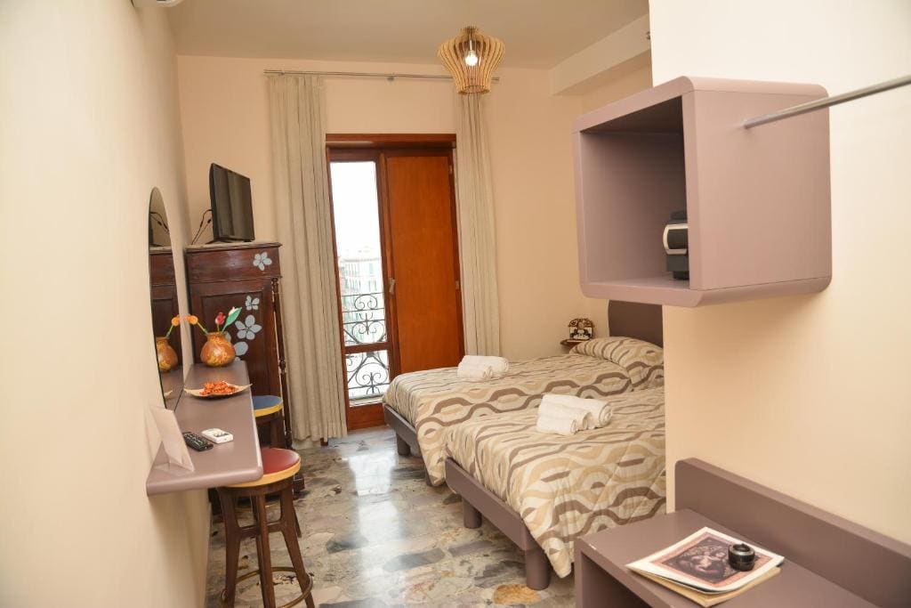 Twin Room with Balcony room - Image 1