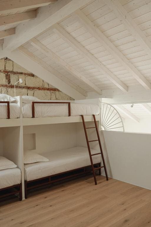 Superior Family Room room - Image 1