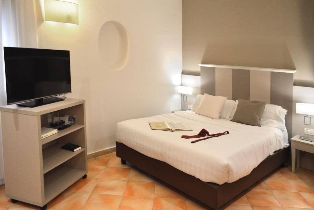 Classic Double Room room - Image 2
