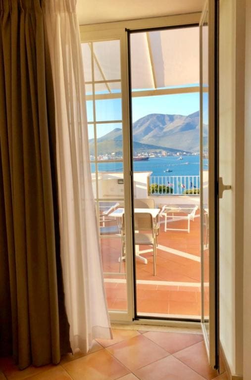 Deluxe Double Room with Balcony room - Image 1
