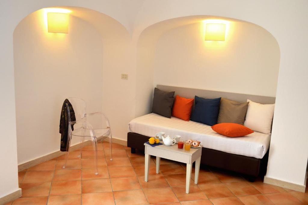 Junior Suite with Balcony room - Image 3