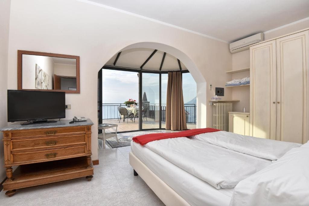 Junior Suite with Terrace room - Image 3