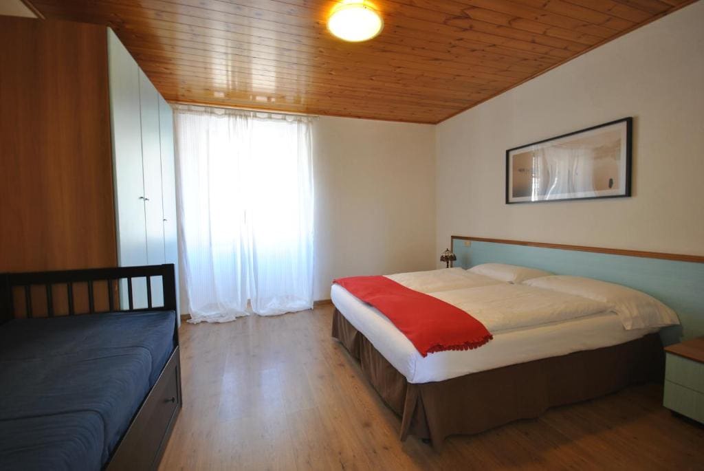 One-Bedroom Apartment - Annex room - Image 2