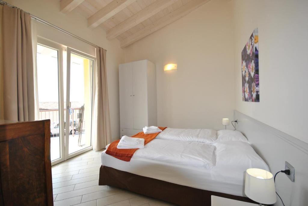 Apartment with Lake View - Annex room - Image 3