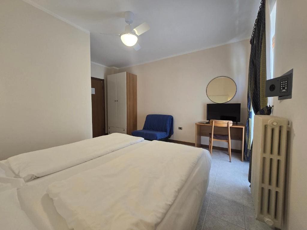 Economy Double Room room - Image 2