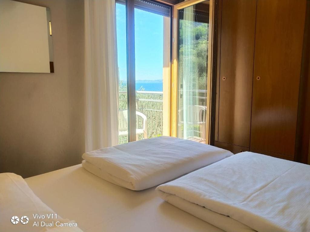 Double Room with Mountain View room - Image 2