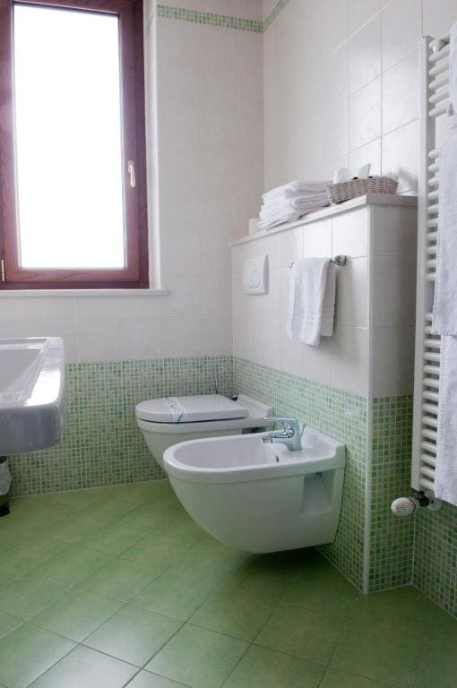 Superior Triple Room room - Image 3