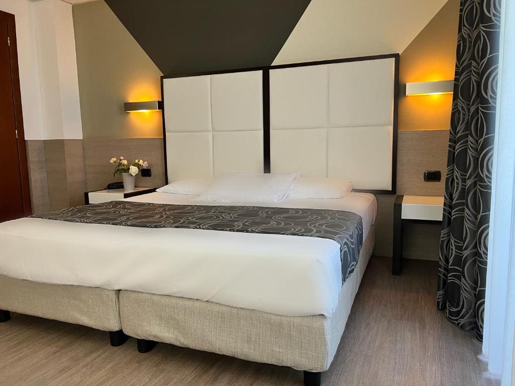 Business Double Room room - Image 2
