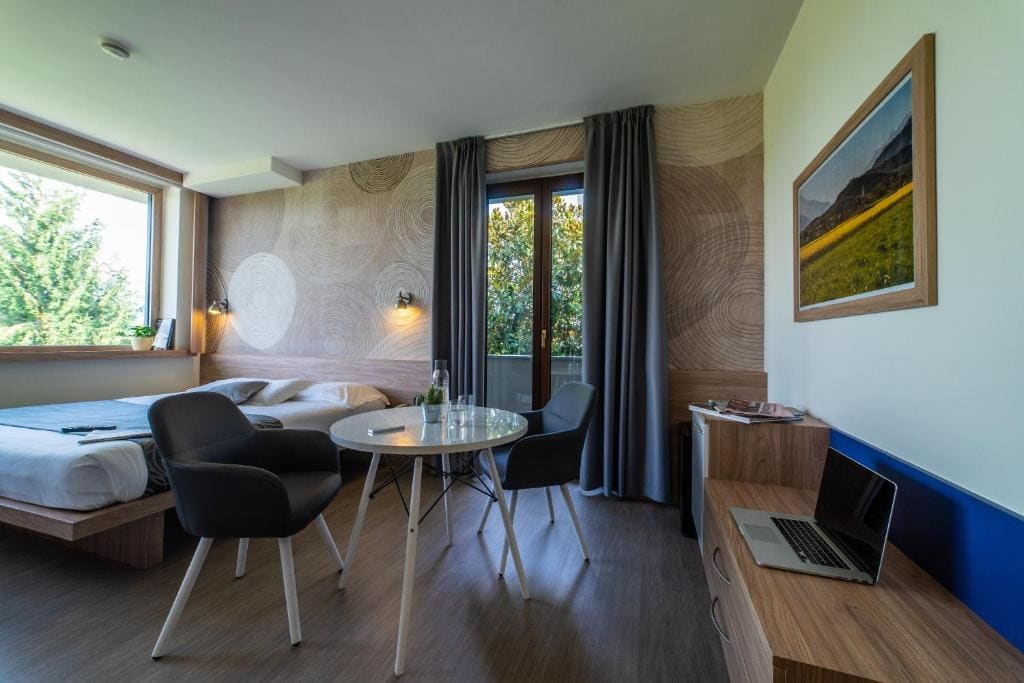 Family Suite with Balcony room - Image 2