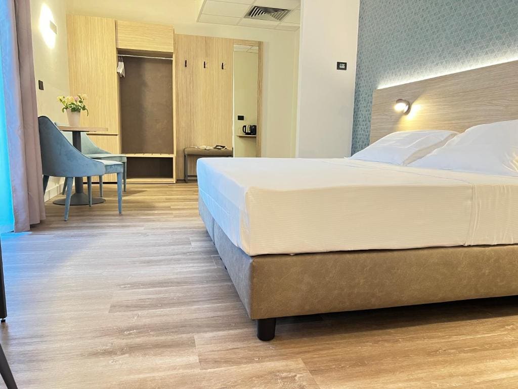 King Room with Mountain View room - Image 1