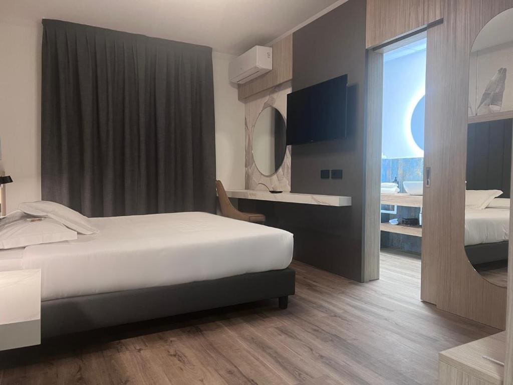 Superior King Room room - Image 2