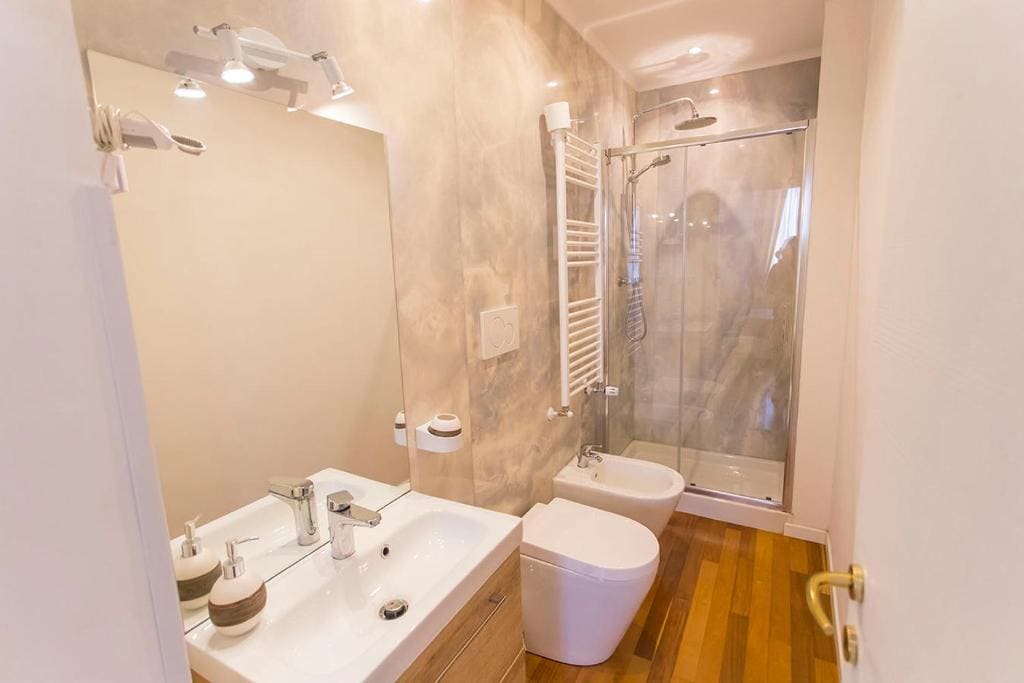 Double Room with Private Bathroom room - Image 1