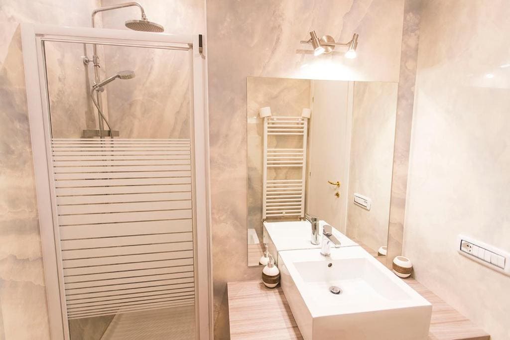 Triple Room with Private Bathroom room - Image 1