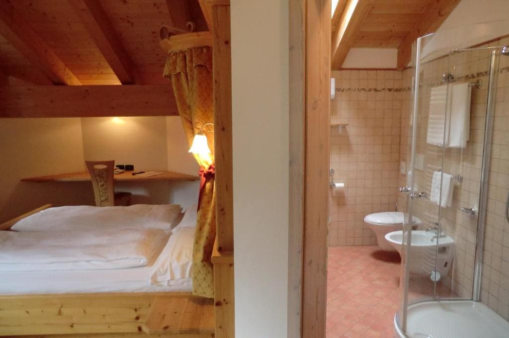 Classic Triple Room room - Image 2