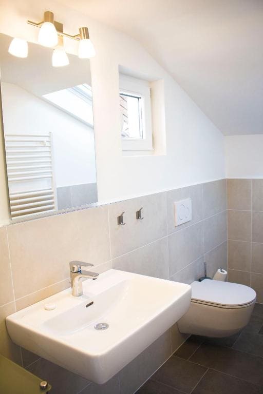 Double Room with Balcony room - Image 2