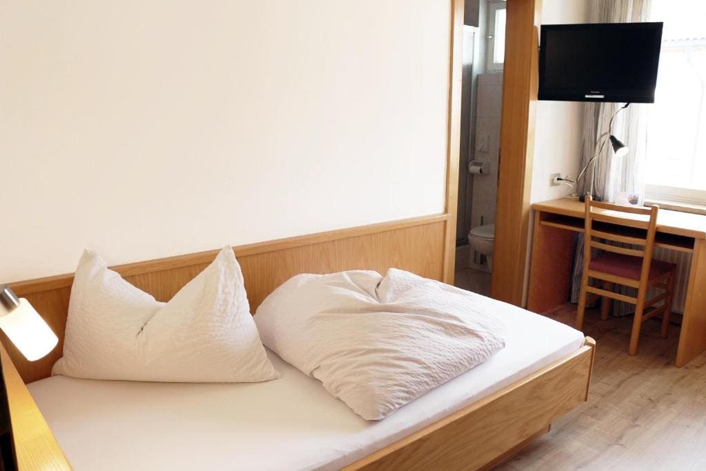 Economy Single Room room - Image 1