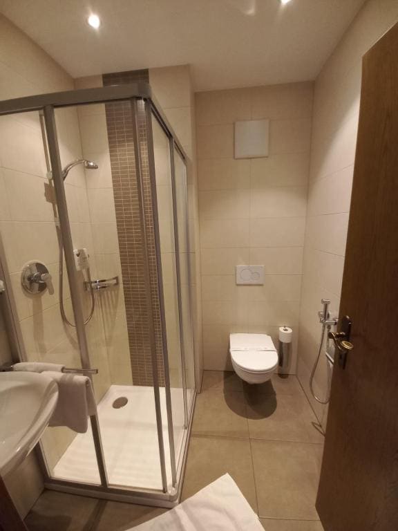 One-Bedroom Apartment room - Image 3