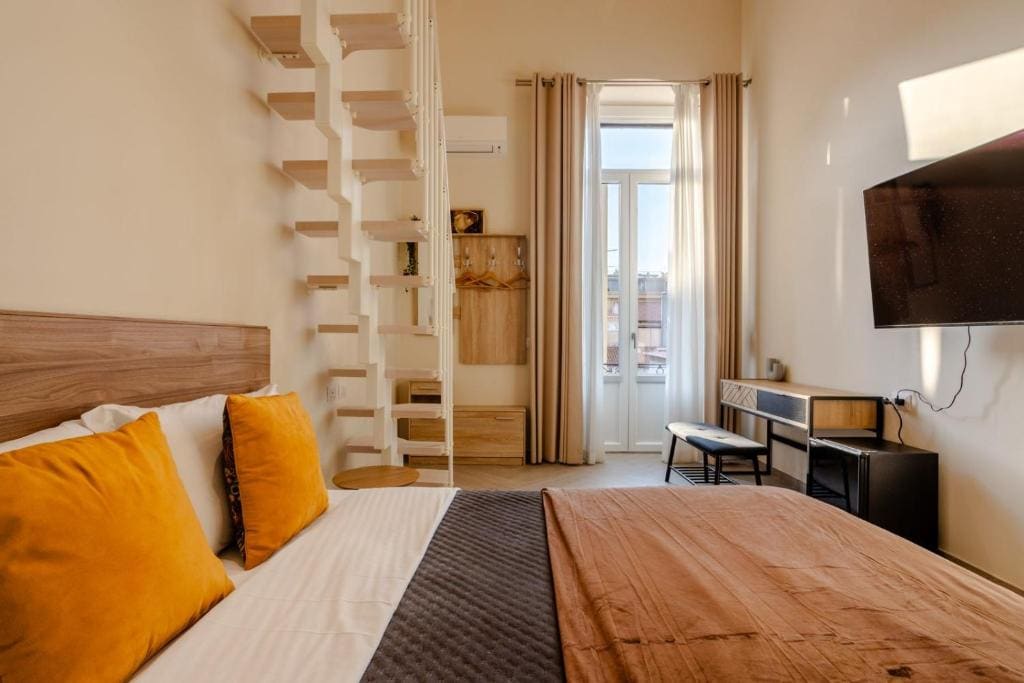 Double Room with Balcony - Split Level room - Image 2